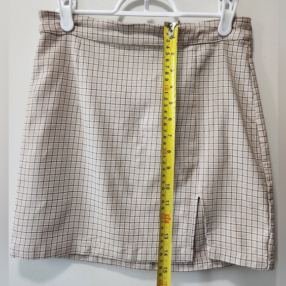 Garage Size M Plaid Slit Beige Mini Skirt - Picture 8 of 11